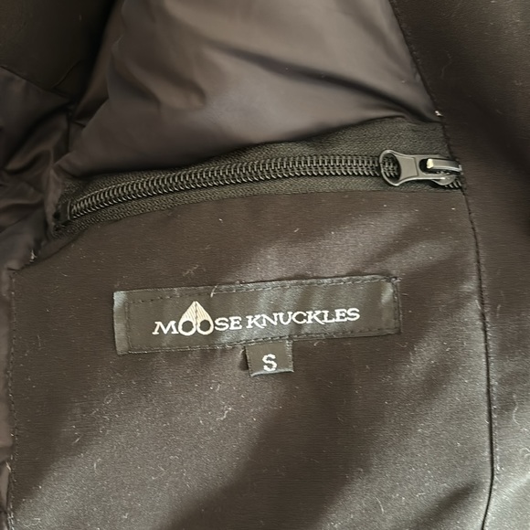 Moose Knuckles Debbie Bomber. Size Small. No hat. - Picture 14 of 15